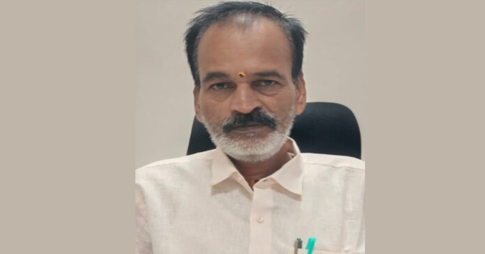 ఉపాధ్యాయుల సెలవులపై డీఈవో ఆరా..!