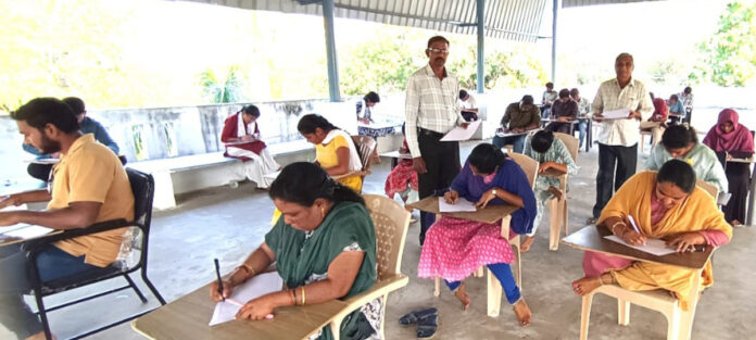 గ్రంథాలయ రీడర్స్ కు వ్యాసరచన పోటీ