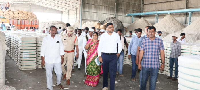 Farmers should purchase cotton as per the rules to avoid losses: Collector