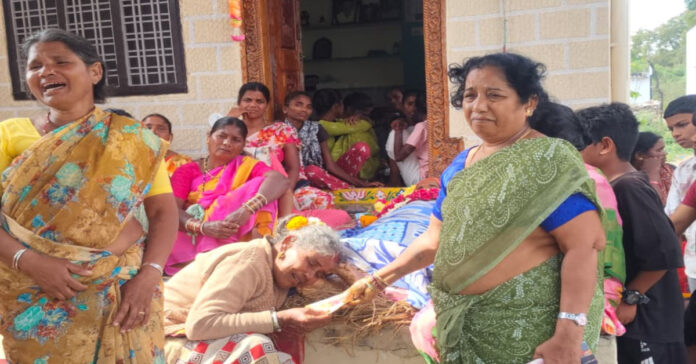 అంత్యక్రియలకు ఆర్థిక సాయం..