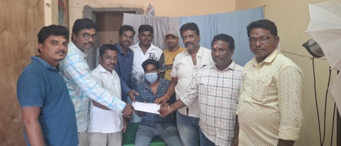 ఫోటోగ్రాఫర్ కు రూ.10 వేల ఆర్థిక సహాయం