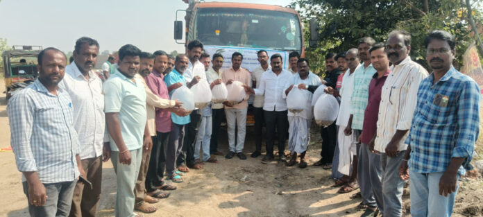 Fish fry distribution program in Alur