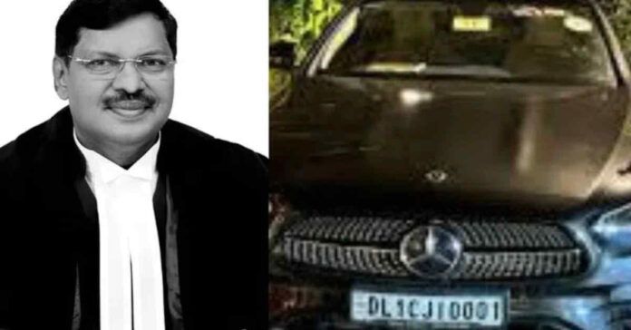 అధికారిక కారు వదిలి వెళ్లి మాజీ సీజేఐ