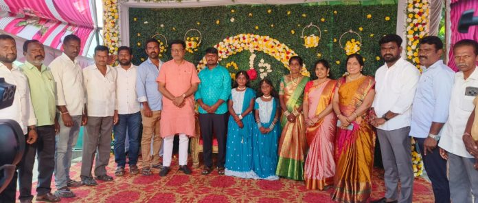 శుభకార్యాలలో పాల్గొన్న మాజీ ఎమ్మెల్యే పుట్ట మధుకర్