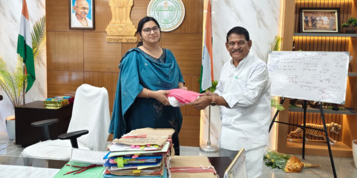 Former MLA meets the Collector..