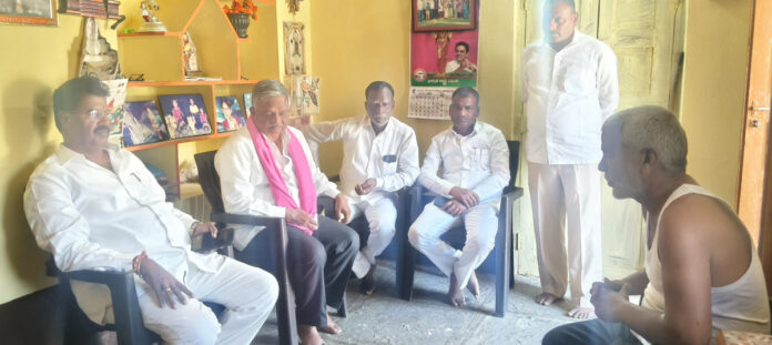 మాధవరావు గురూజీని పరామర్శించిన మాజీ ఎమ్మెల్యే