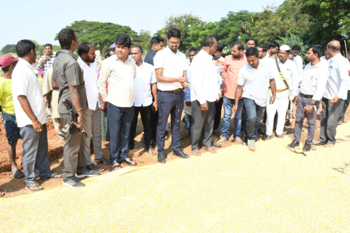 తేమ శాతం వచ్చిన వెంటనే ధాన్యాన్ని లోడ్ చేయాలి