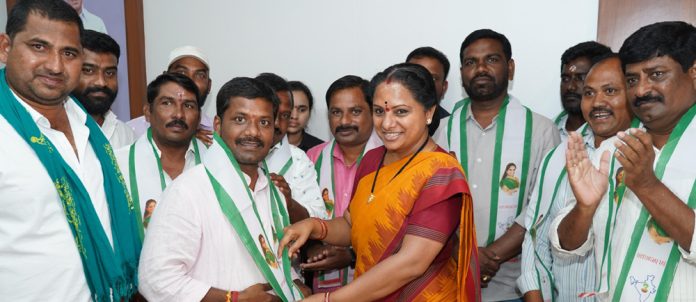 తెలంగాణ జాగృతిలో బీఆర్ఎస్ నాయకుల చేరిక