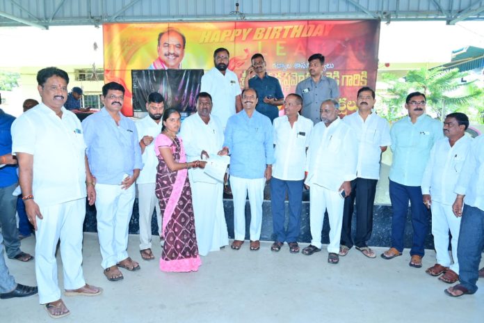 సీఎం సహాయం నిధి ప్రజలకు గొప్ప వరం : ఎమ్మెల్యే బండ్ల కృష్ణమోహన్ రెడ్డి