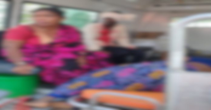 ఆటోను ఢీ కొట్టిన కారు.. కూలీలకు గాయాలు