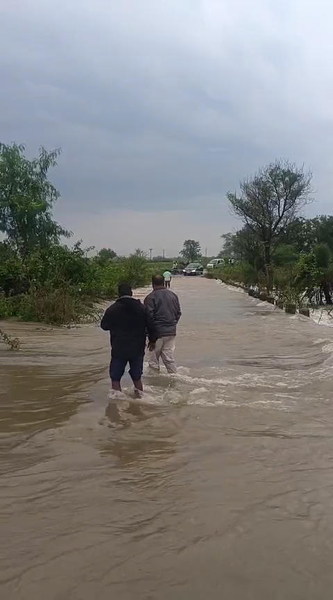 కల్వకుర్తి పట్టణంలో దంచి కొడుతున్న వాన