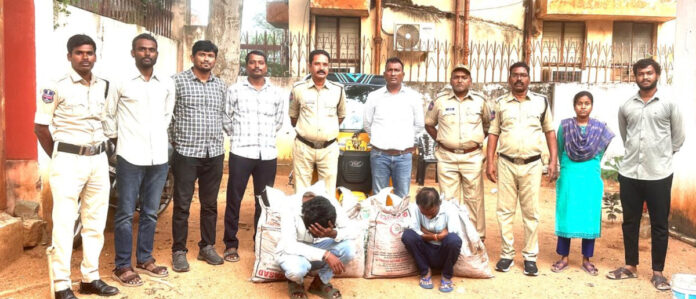 అక్రమంగా తరలిస్తున్న నల్లబెల్లం, పట్టిక స్వాధీనం