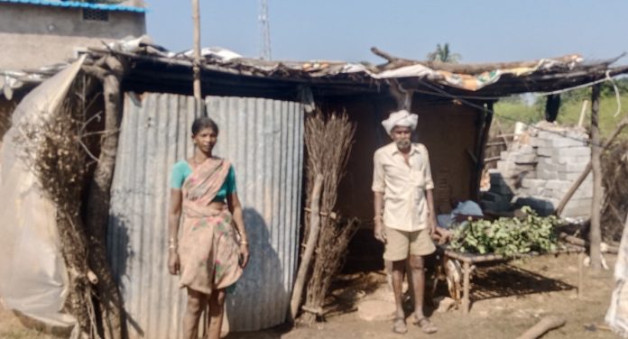 Indiramma should give houses to victims whose houses collapsed in the cyclone