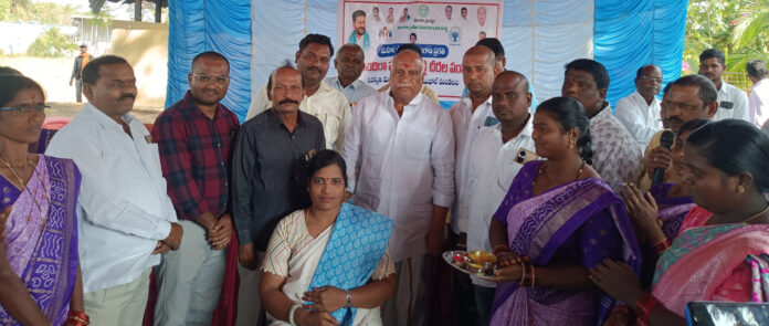 ఇందిరమ్మ చీరలు పకడ్బందీగా పంపిణీ చేయాలి..