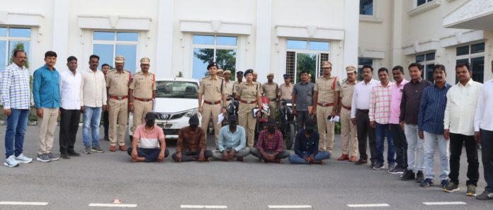 అంతర్ జిల్లా దొంగల ముఠా పట్టివేత