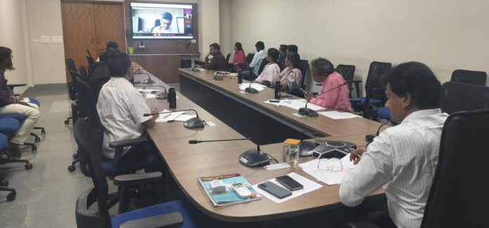 భూ సమస్యలను త్వరగా పరిష్కరించాలి