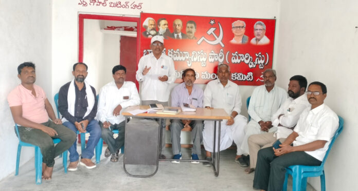 ప్రజల పక్షాన ప్రశ్నించే గొంతు సీపీఐ(ఎం) సర్పంచ్ అభ్యర్థులను గెలిపించండి