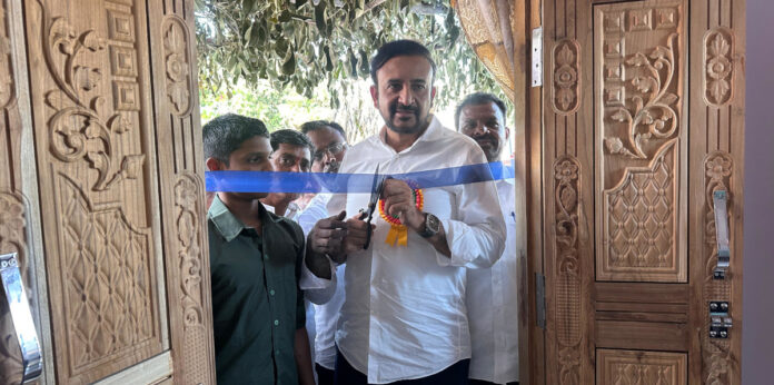 ఇందిరమ్మ ఇండ్లను ప్రారంభించిన ఎమ్మెల్యే