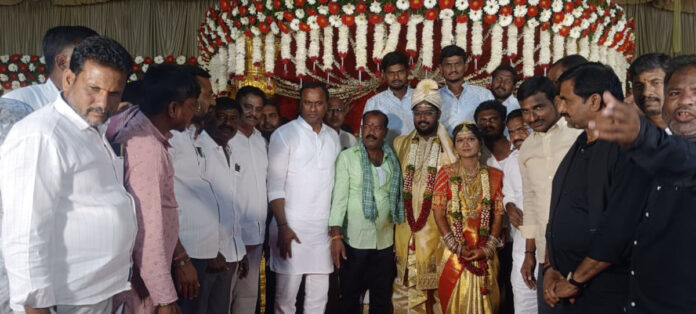 పలు కార్యక్రమాలలో పాల్గొన్న ఎమ్మెల్యే