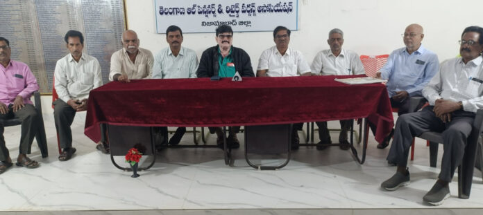 Make the District Congresses of Pensioners a success