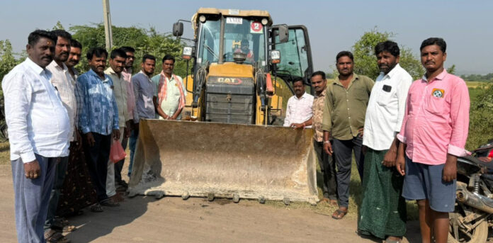 మల్లారం చెరువు కట్ట మరమ్మత్తు పనులు ప్రారంభం..