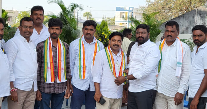 కాంగ్రెస్ పార్టీలోకి పలువురి చేరికలు