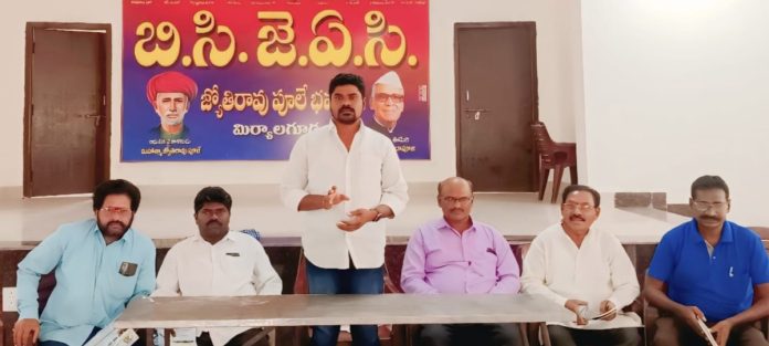 తడిసిన ధాన్యాన్ని మిల్లర్లు కొనుగోలు చేయాలి: తిరుమలగిరి అశోక్