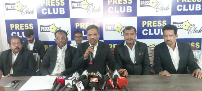 బార్ కౌన్సిల్ చైర్మన్ ఎన్నికల్లో నూతన అభ్యర్థులను ఎన్నుకోవాలి