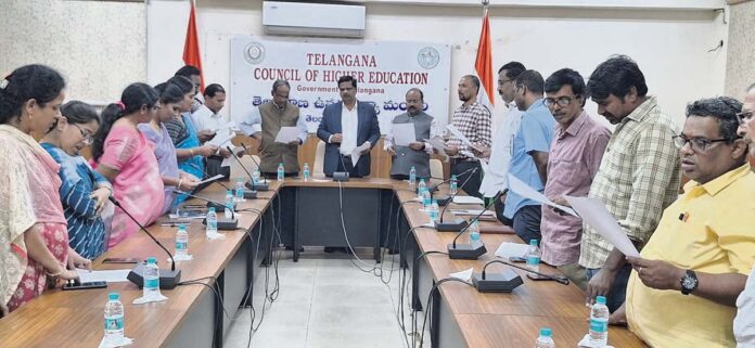 రాజ్యాంగంపై అవగాహన పెంచుకోవాలి