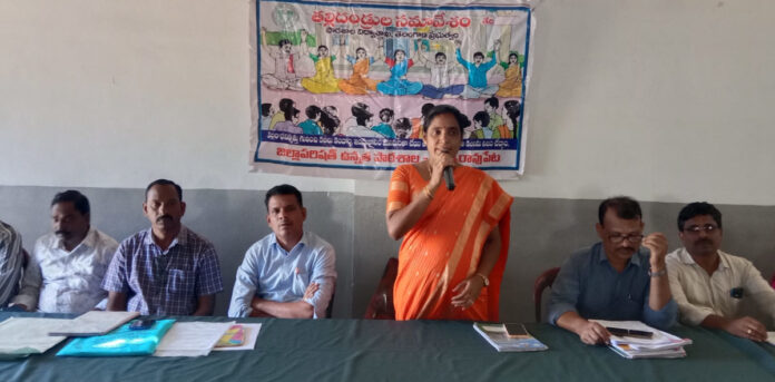 పిల్లల చదువుపై తల్లిదండ్రులు శ్రద్ధ చూపాలి..