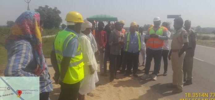 Police issue notices to farmers who dry crops on roads