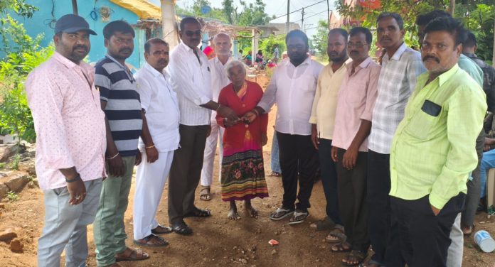 Providing financial assistance to the victims family