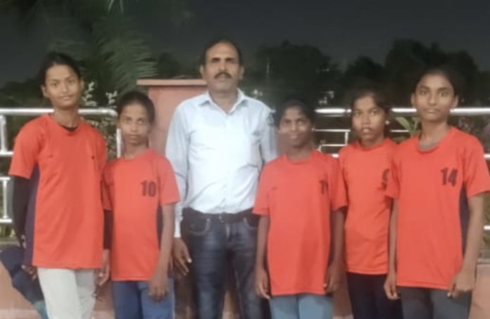 రాష్ట్రస్థాయి ఫుట్బాల్ కు రామారెడ్డి విద్యార్థులు