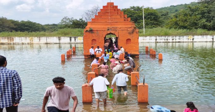 కార్తిక పౌర్ణమి.. దామగుండానికి భక్తుల తాకిడి