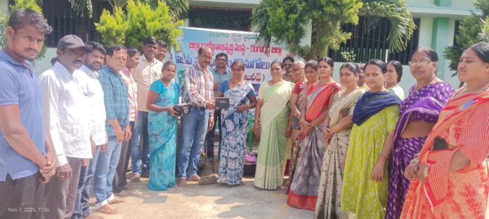 వరిధాన్యం కొనుగోలు కేంద్రాలను సద్వినియోగం చేసుకోవాలి