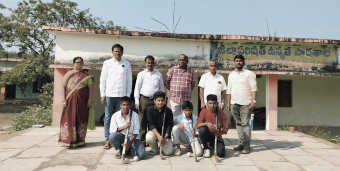రాష్ట్రస్థాయి హాకీ పోటీలకు రుద్రారం విద్యార్థులు