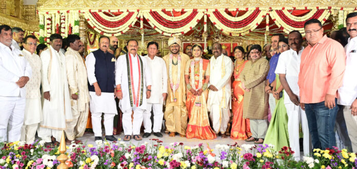 మంత్రి పొన్నం ప్రభాకర్ మేనల్లుడి వివాహానికి హాజరైన షబ్బీర్ అలీ