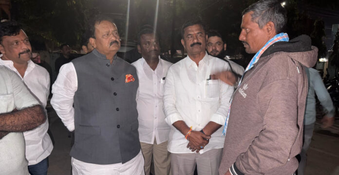 మృతుడి కుటుంబాన్ని పరామర్శించిన షబ్బీర్ అలీ