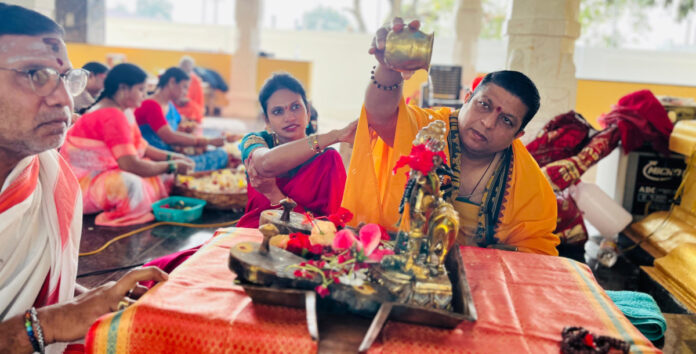 దత్తాత్రేయ స్వామి ఆలయంలో దుద్దిళ్ళ శ్రీను బాబు ప్రత్యేక పూజలు
