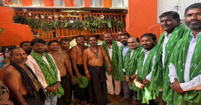 శ్రీ అయ్యప్ప స్వామి సేవా ట్రస్ట్ ఆధ్వర్యంలో అన్నదానం