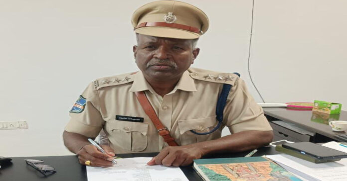 నిక్కచ్చిగా ఎన్నికల ప్రవర్తన నియమావళి అమలు