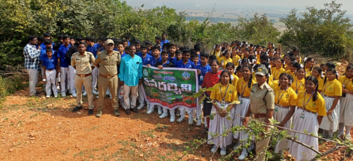 విద్యార్థులకు వనదర్శిని అడవులు – సంరక్షణపై అవగాహనా