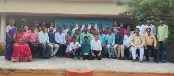 Students should set high goals