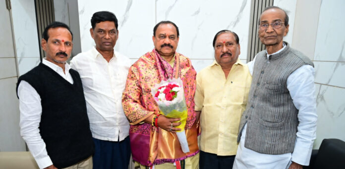 పద్మశాలి వసతి గృహ ఎన్నికల విజేతలను అభినందించిన టీపీసీసీ చీఫ్