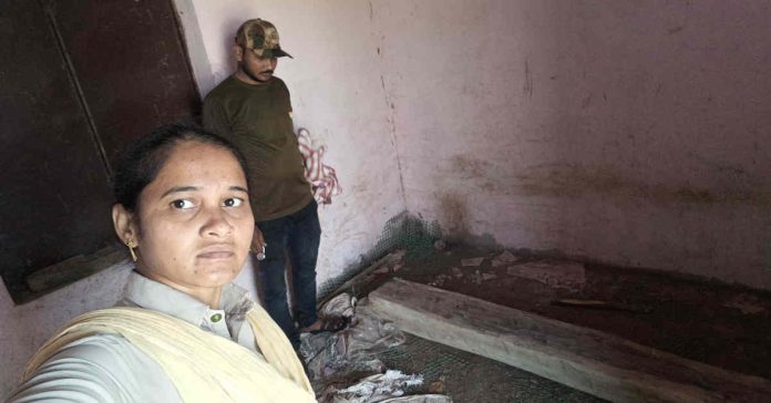 స్మశాన వాటికలో నిలువ ఉన్న కలప పట్టివేత