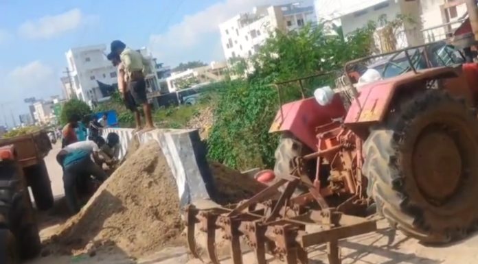 యధేశ్చగా ఇసుక మాఫియా..