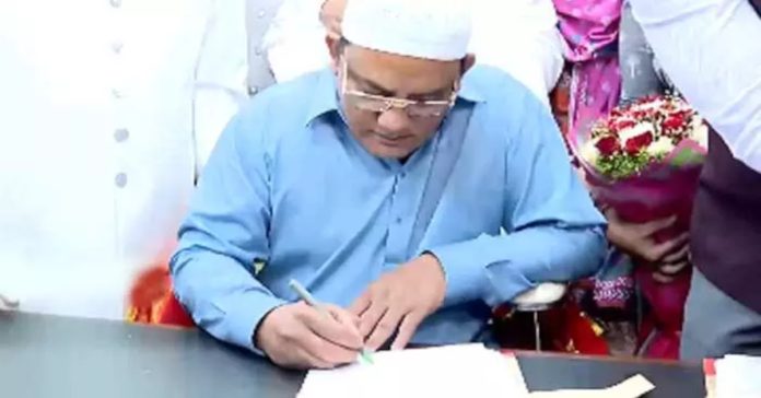 మంత్రిగా బాధ్యతలు స్వీకరించిన అజారుద్దీన్