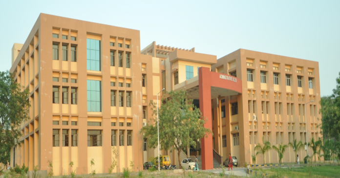 నాచుపల్లి JNTU ఇంజనీరింగ్ కళాశాలలో ర్యాగింగ్ కలకలం