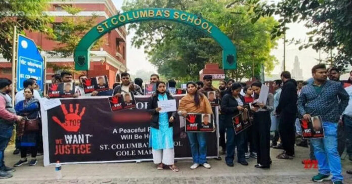 టీచర్ల వేధింపులతో టెన్త్ విద్యార్థి ఆత్మహత్య..