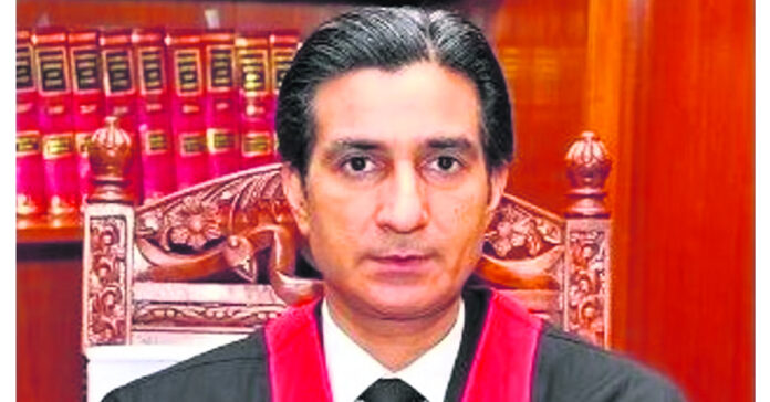 పాక్లో ముదిరిన న్యాయ సంక్షోభం